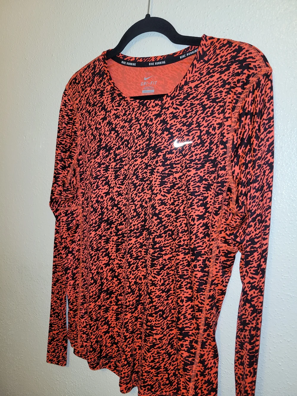 Nike Long Sleeve Dri-FIT Running Top - Red/Black Print Large